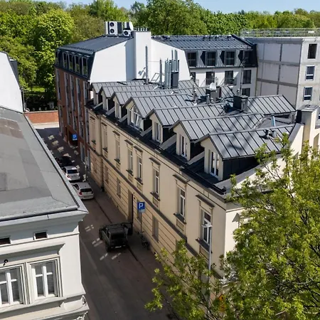 Glowny Cozy By Bookinghost *